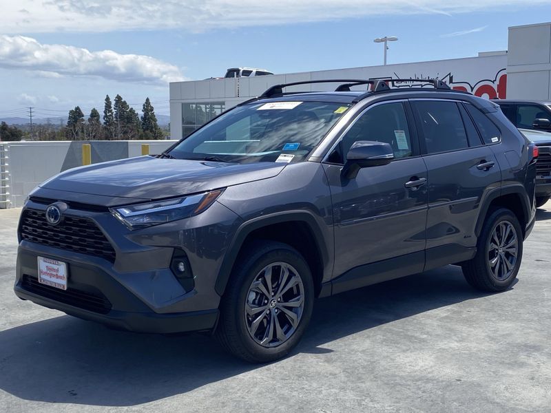 2024 Toyota RAV4 XLE PremiumImage 8