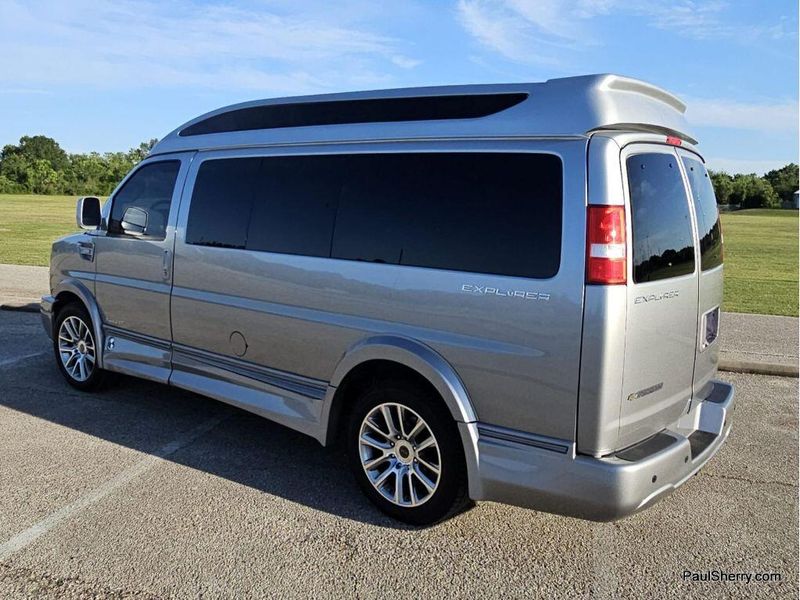 Used 2021 Chevrolet Express Passenger LSImage 9