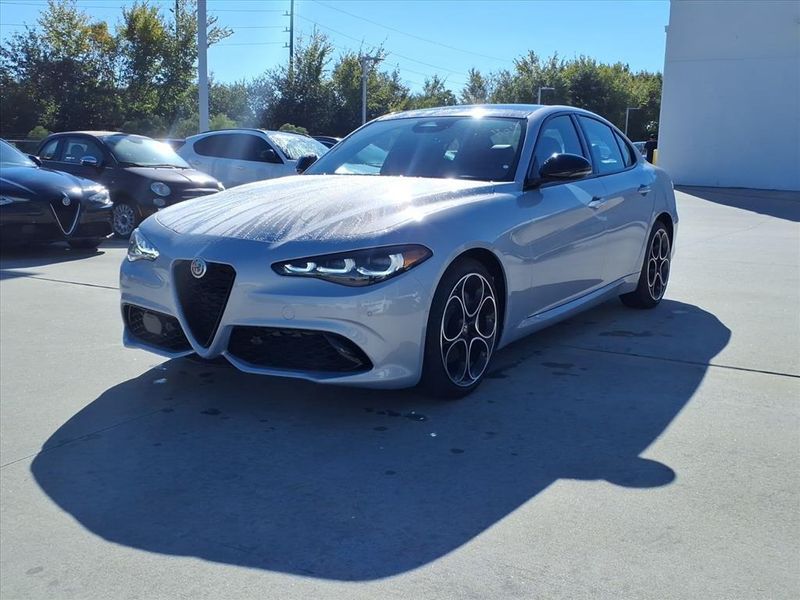 2025 Alfa Romeo Giulia SPRINT photo 2