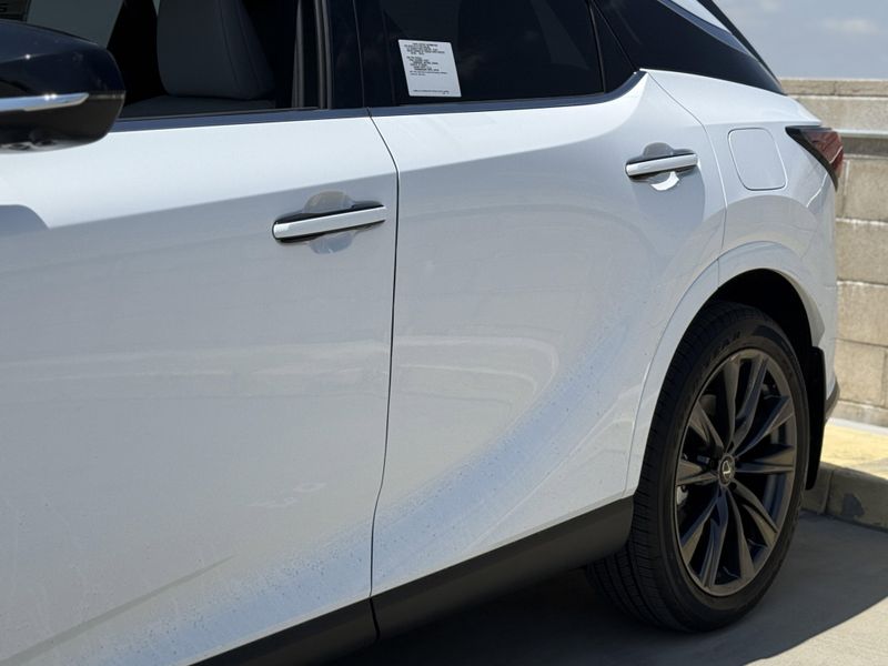 2025 Lexus RX Image 9