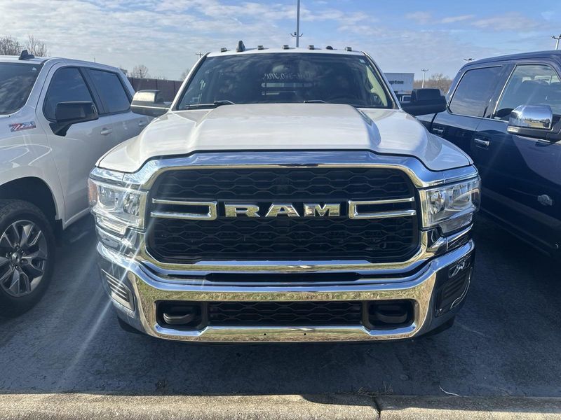 2019 RAM 3500 Chassis TradesmanImage 2