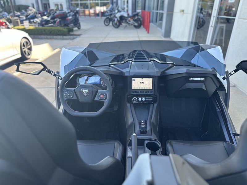 2024 Polaris SLINGSHOT SLR AUTODRIVEImage 6