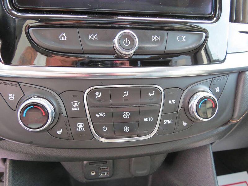 2021 Chevrolet Traverse Premier 4x4 4dr SUVImage 24