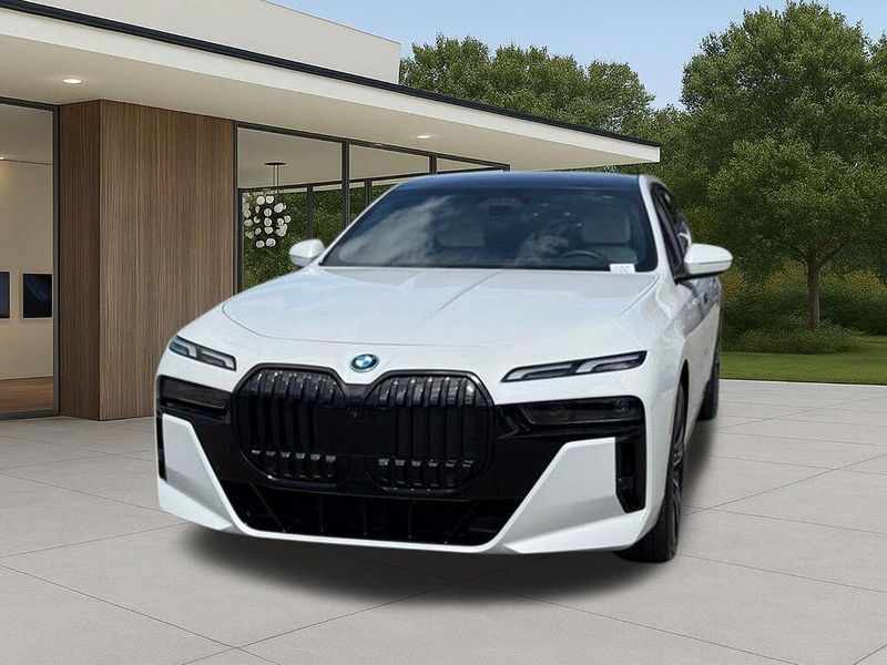 Used 2024 BMW i7 xDrive60Image 3