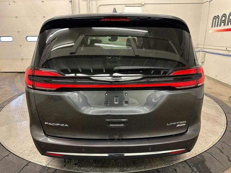 2021 Chrysler Pacifica LimitedImage 15