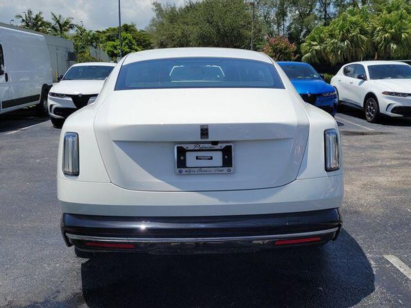 2025 Rolls Royce Spectre photo 4