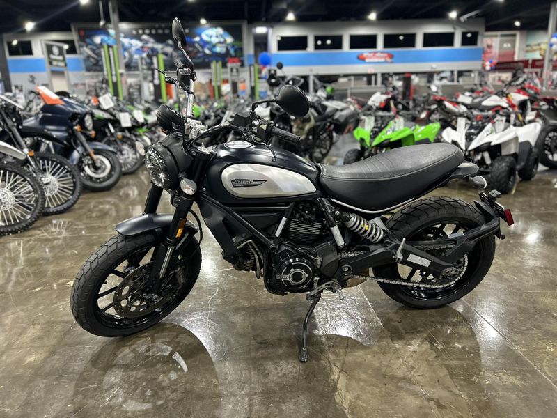 Used 2022 Ducati Icon Dark Scrambler Image 5
