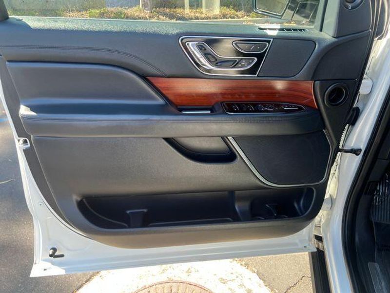Used 2022 Lincoln Navigator ReserveImage 10