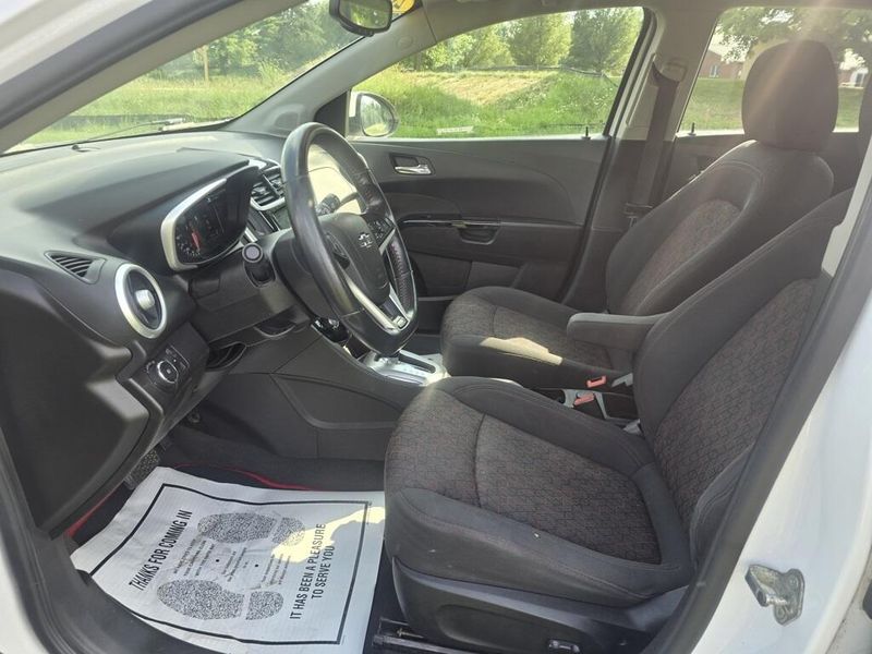 2018 Chevrolet Sonic LT photo 7