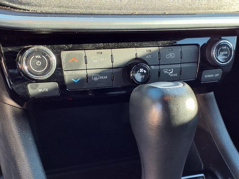 Used 2023 Jeep Compass LatitudeImage 22