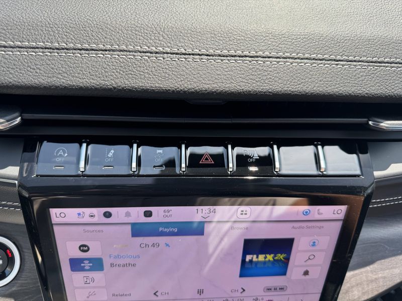 New 2025 Jeep Grand Cherokee L LimitedImage 22