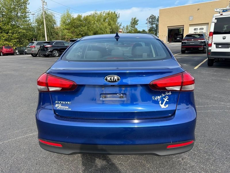 2017 Kia Forte LXImage 12