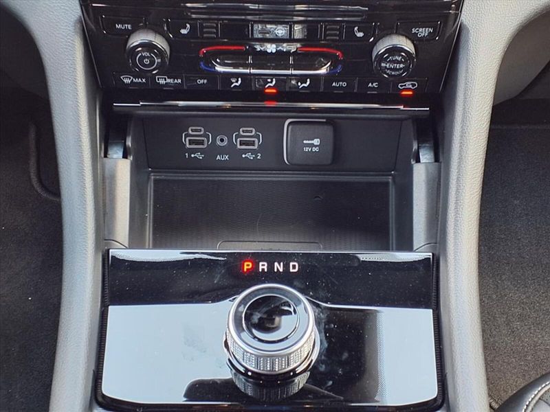 2025 Jeep Grand Cherokee Altitude photo 12