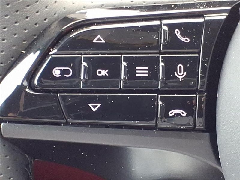 New 2026 Maserati Grecale ModenaImage 12