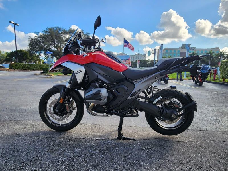 2026 BMW R 1300 GSImage 1