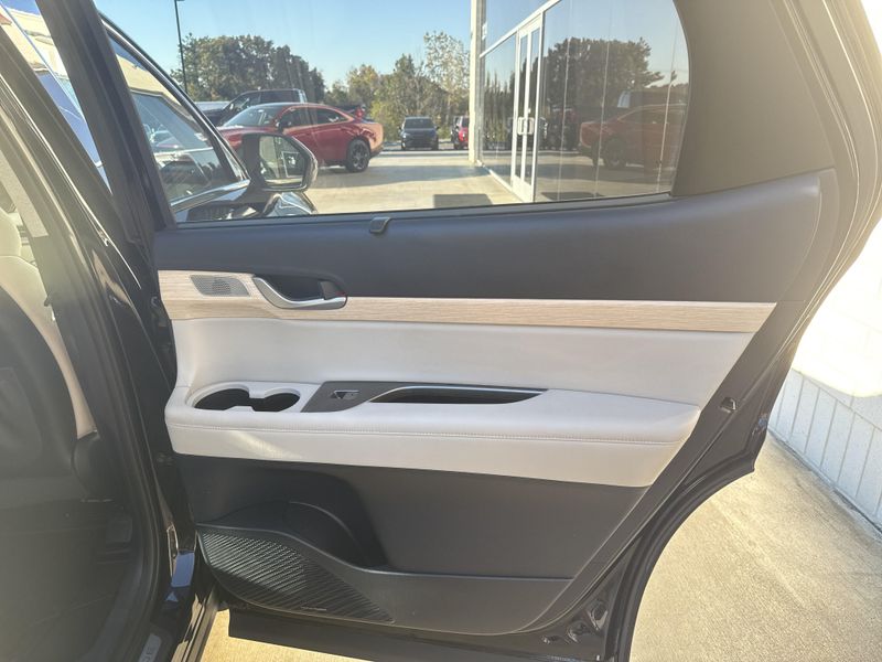 Used 2023 Hyundai Palisade LimitedImage 30