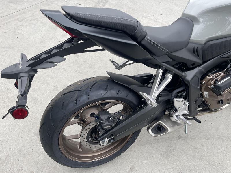 New 2024 Honda CB650R ABS Image 10