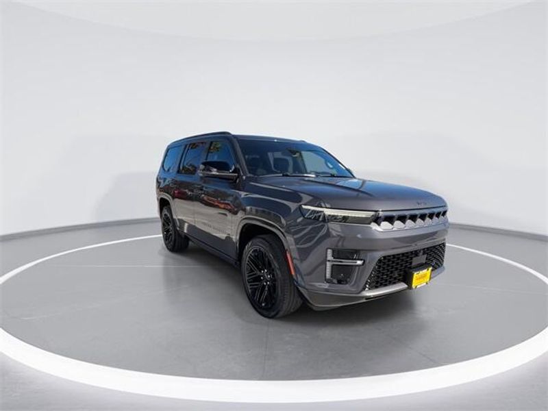 2026 Jeep Grand Grand Wagoneer Wagoneer Limited Reserve 4x4Image 2