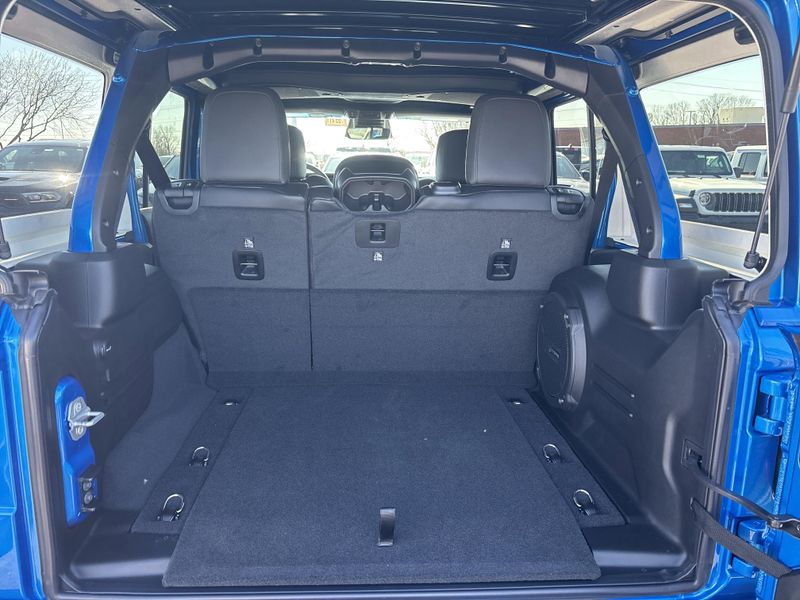 New 2026 Jeep Wrangler 4-door SaharaImage 10
