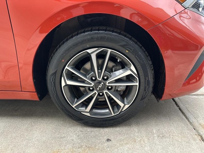 2023 Kia Forte LXSImage 12