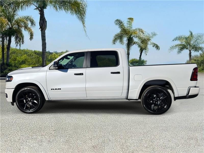 New 2026 RAM 1500 Laramie Crew Cab 4x2 5'7' Box