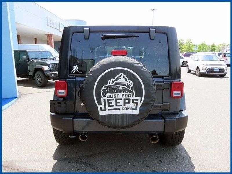 2017 Jeep Wrangler Unlimited SaharaImage 6