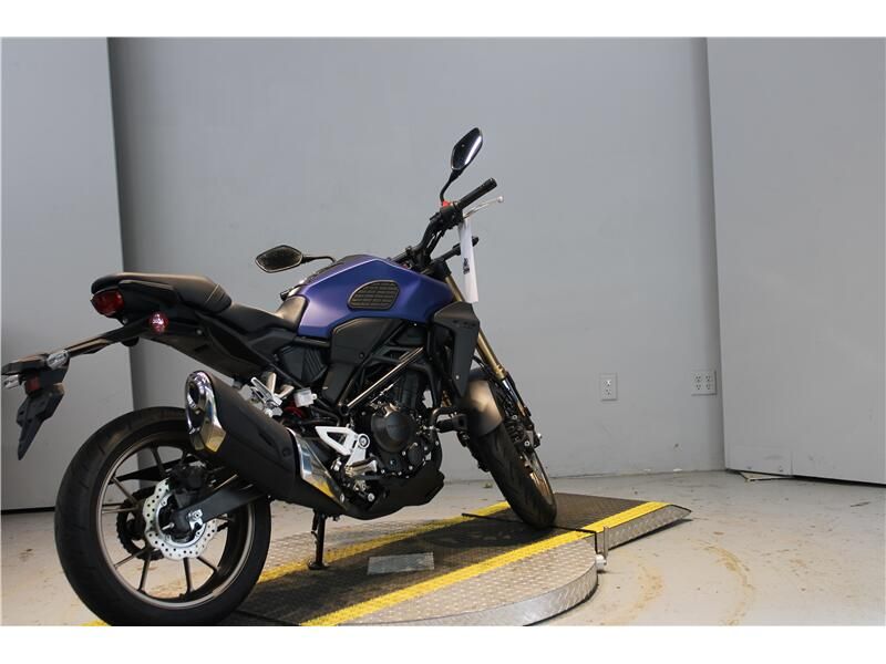 Used 2022 Honda CB300F Image 6