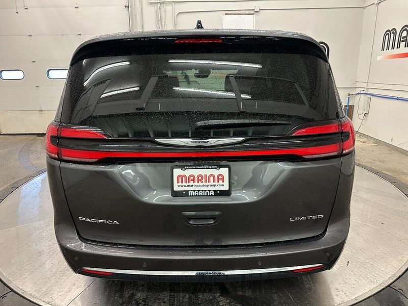 2023 Chrysler Pacifica LimitedImage 15