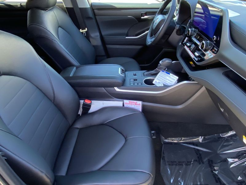 New 2025 Toyota Highlander Image 10
