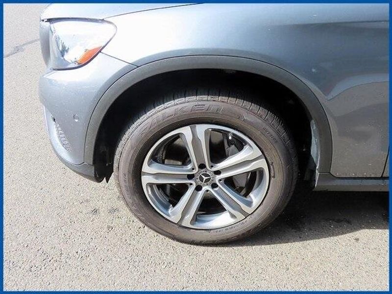 2019 Mercedes Benz GLC 300 photo 3