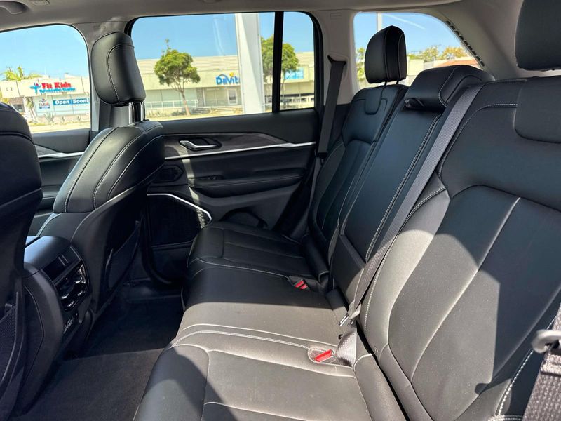 New 2022 Jeep Grand Cherokee 4xe Limited 4x4