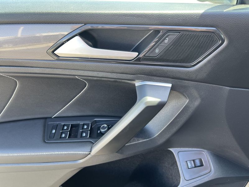 2022 Volkswagen Tiguan SEImage 6