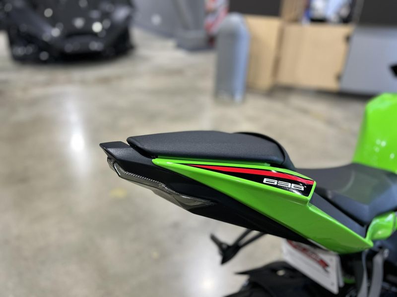 Used 2024 Kawasaki NINJA ZX-6R KRT Image 4