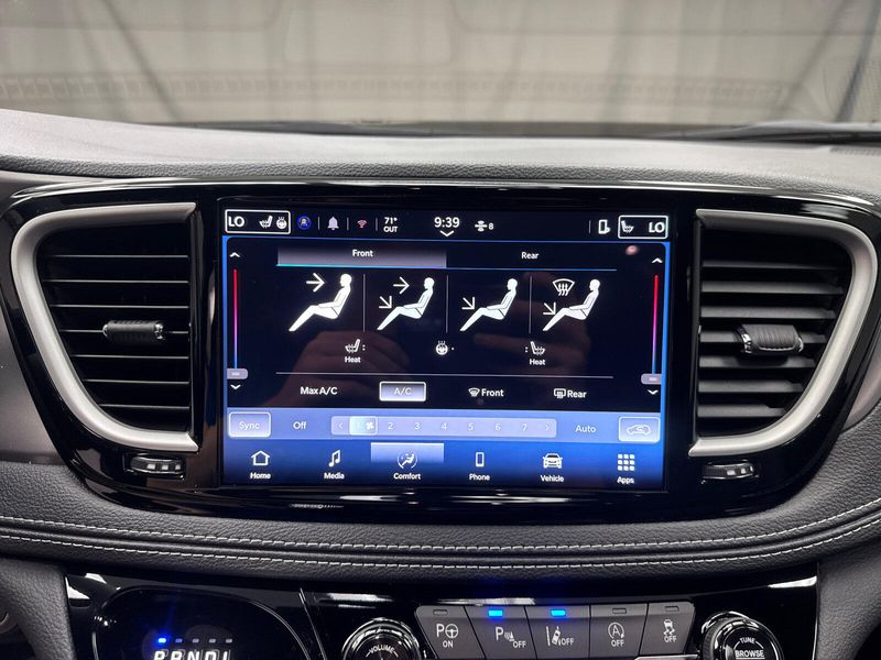 2025 Chrysler Pacifica SelectImage 13