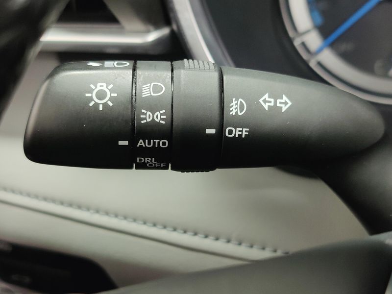 2021 Toyota Highlander Hybrid XLE AWD w/Sunroof/NavImage 27