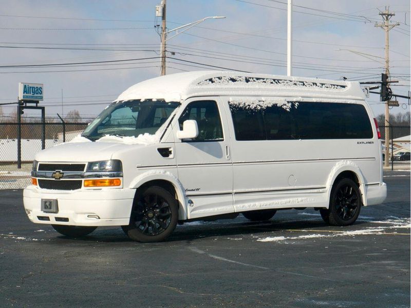 2023 Chevrolet Express Cargo Image 7