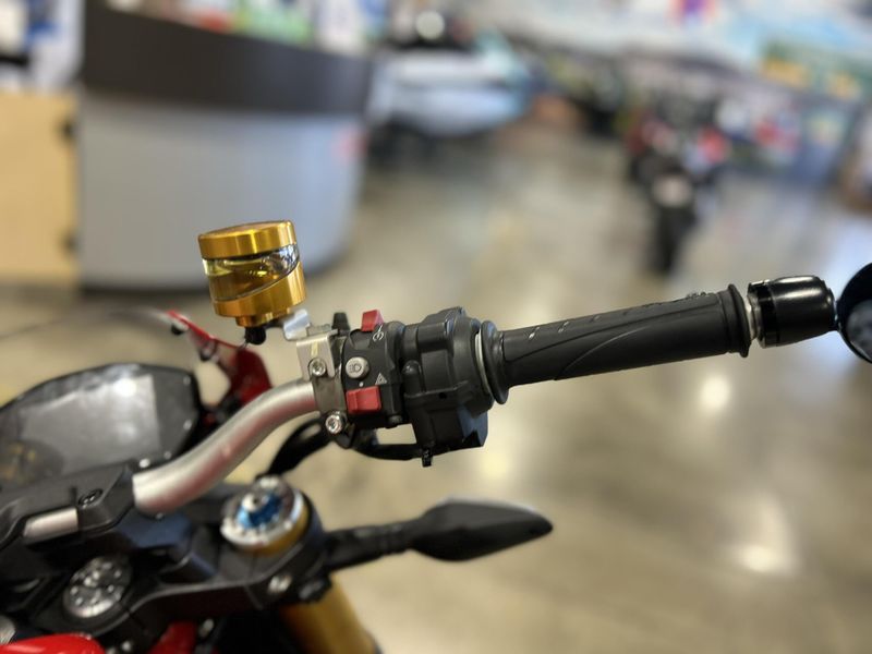 Used 2017 Ducati MONSTER S Image 3