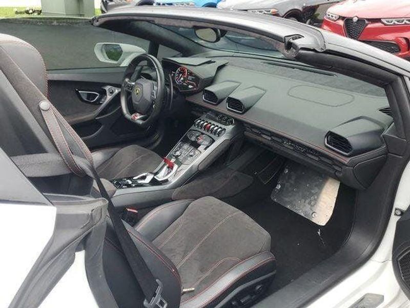 2017 Lamborghini Huracan Spyder photo 12