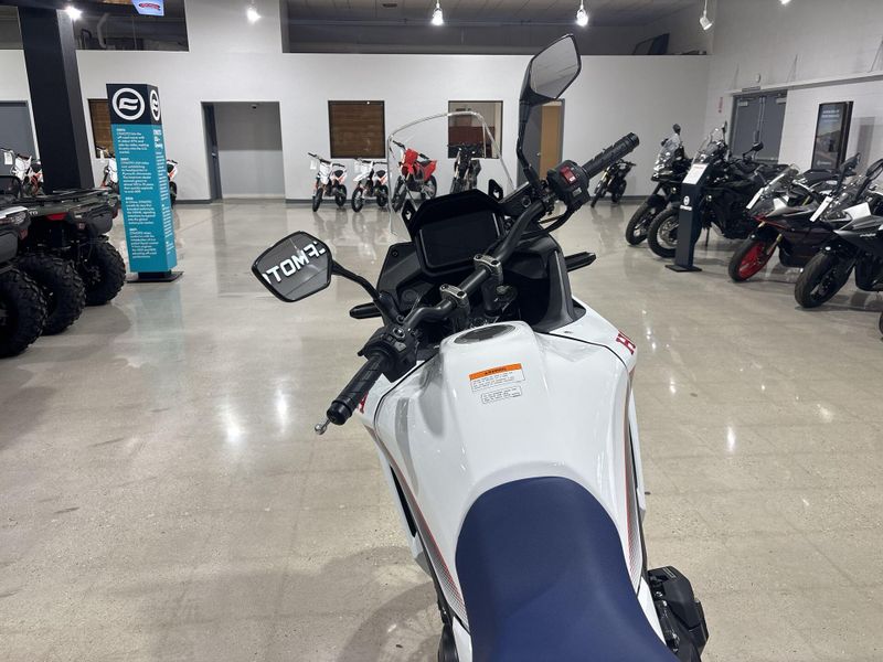 New 2026 Honda TRANSALP E-CLUTCH Image 18