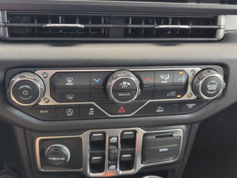 2025 Jeep Gladiator Nighthawk 4x4Image 14