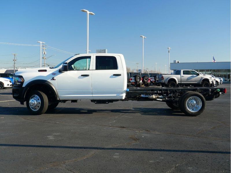 2024 RAM 5500 Tradesman Chassis Crew Cab 4x4 84