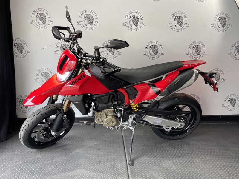 2025 Ducati HYPERMOTARD 698