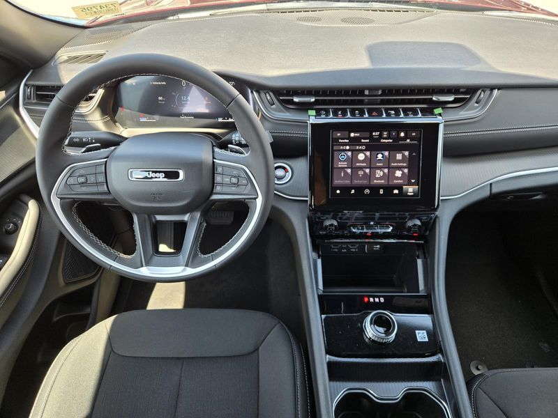 New 2026 Jeep Grand Cherokee L Laredo 4x2