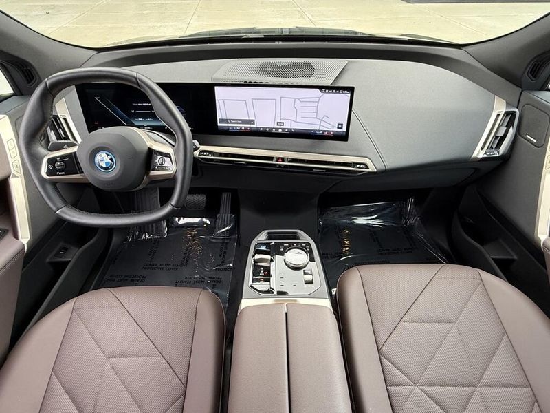 2025 BMW iX xDrive50Image 29