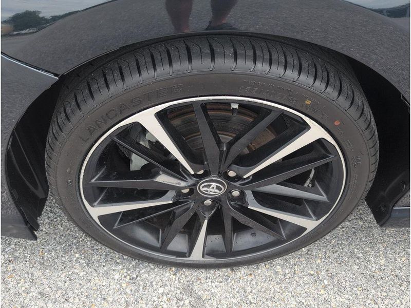 2019 Toyota Camry XSEImage 9