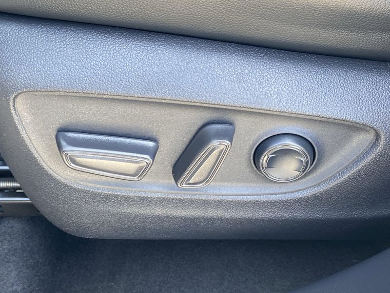 2021 Toyota Highlander XLEImage 19