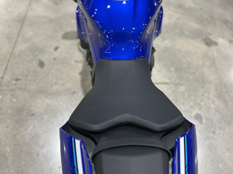 New 2025 Yamaha YZF-R1 Image 13