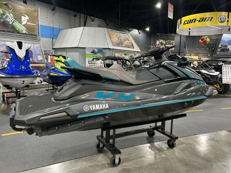 2023 Yamaha VX CRUISER  in a CARBON/TITAN exterior color. Del Amo Motorsports of Redondo Beach (424) 390-7811 delamomotorsports.com 