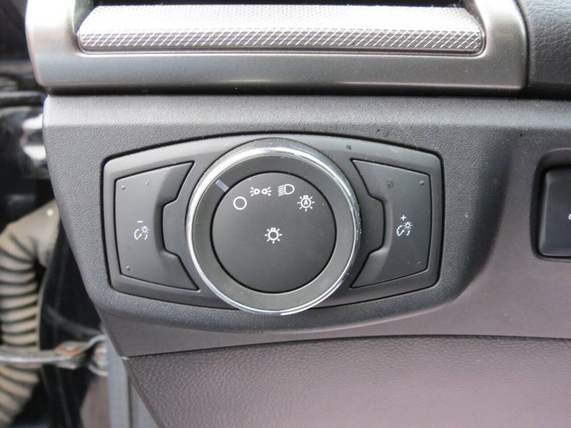 2017 Ford Fusion SE 4dr SedanImage 13