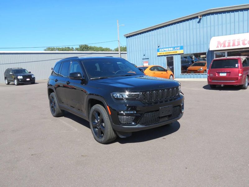 2024 Jeep Grand Cherokee Limited 4x4Image 3